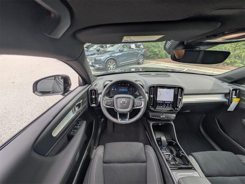 new 2026 Volvo XC40 car