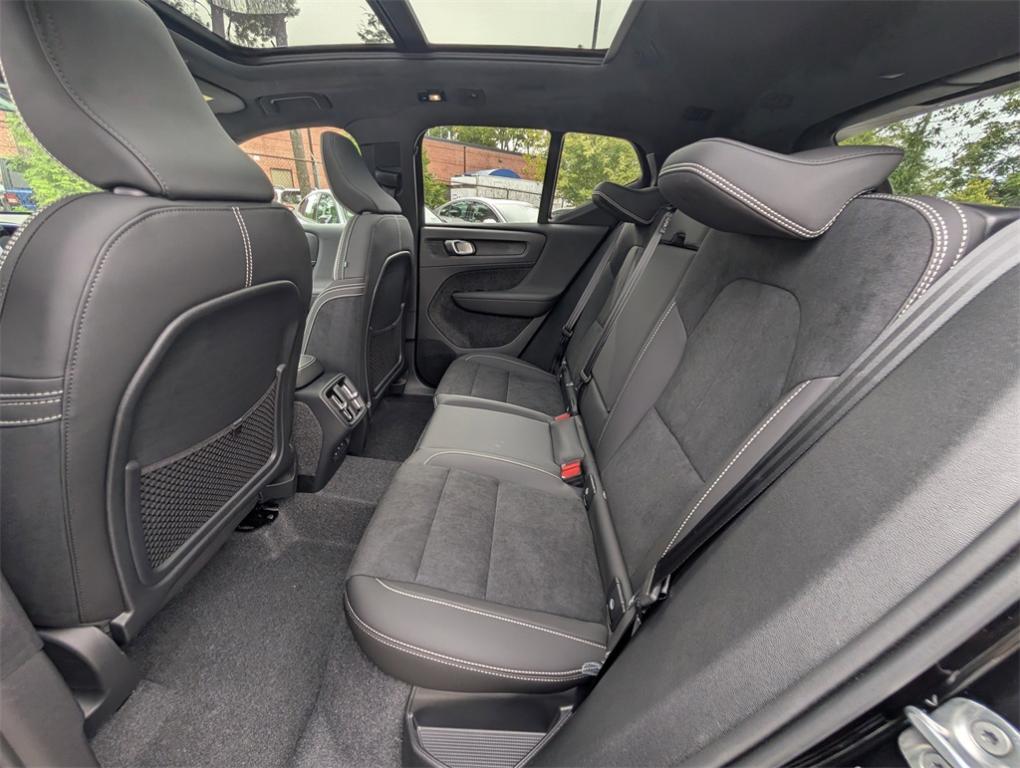 new 2026 Volvo XC40 car