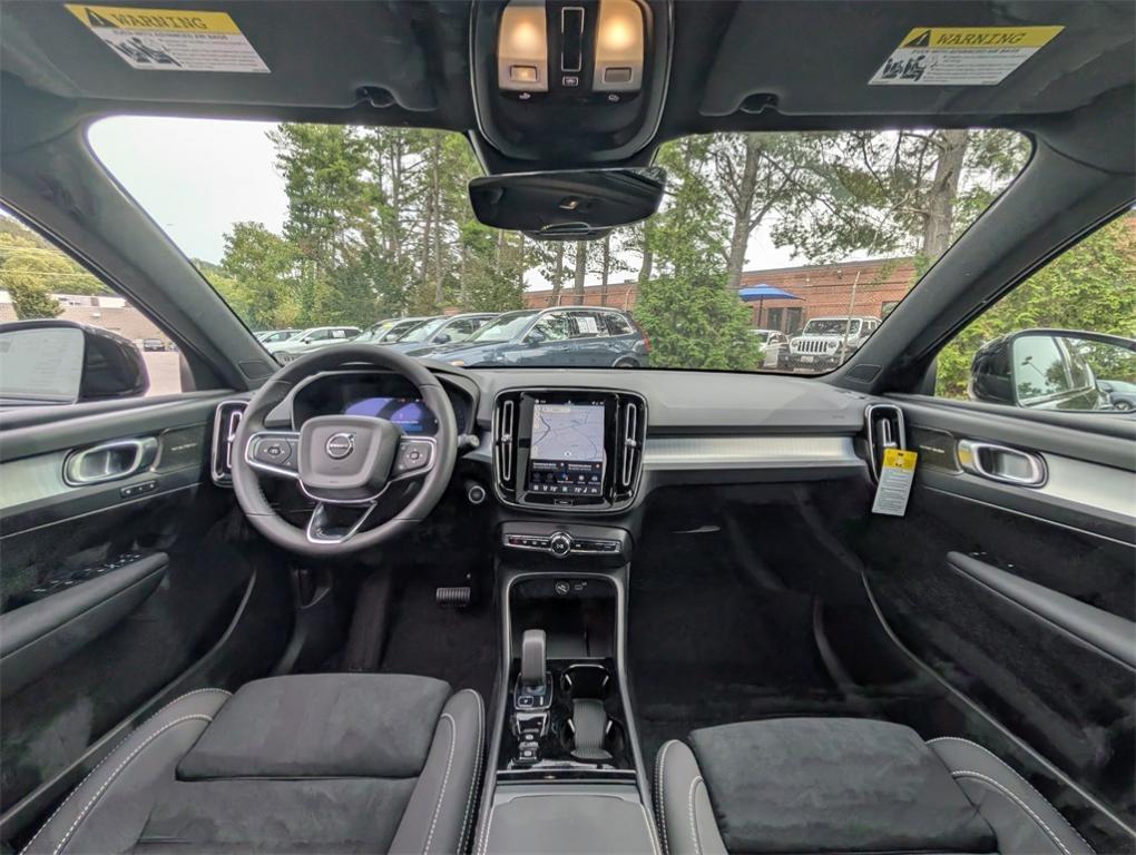 new 2026 Volvo XC40 car