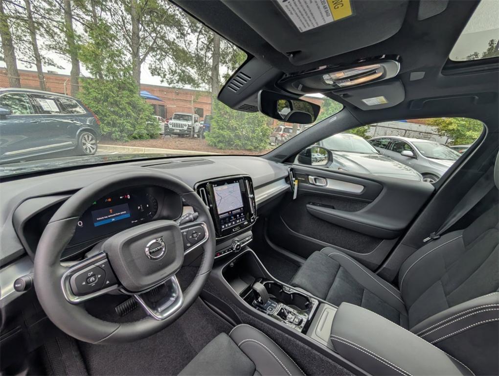 new 2026 Volvo XC40 car