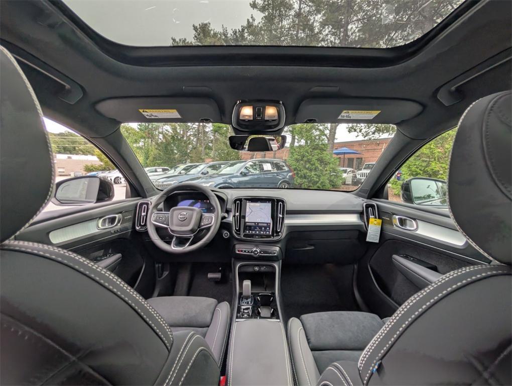 new 2026 Volvo XC40 car