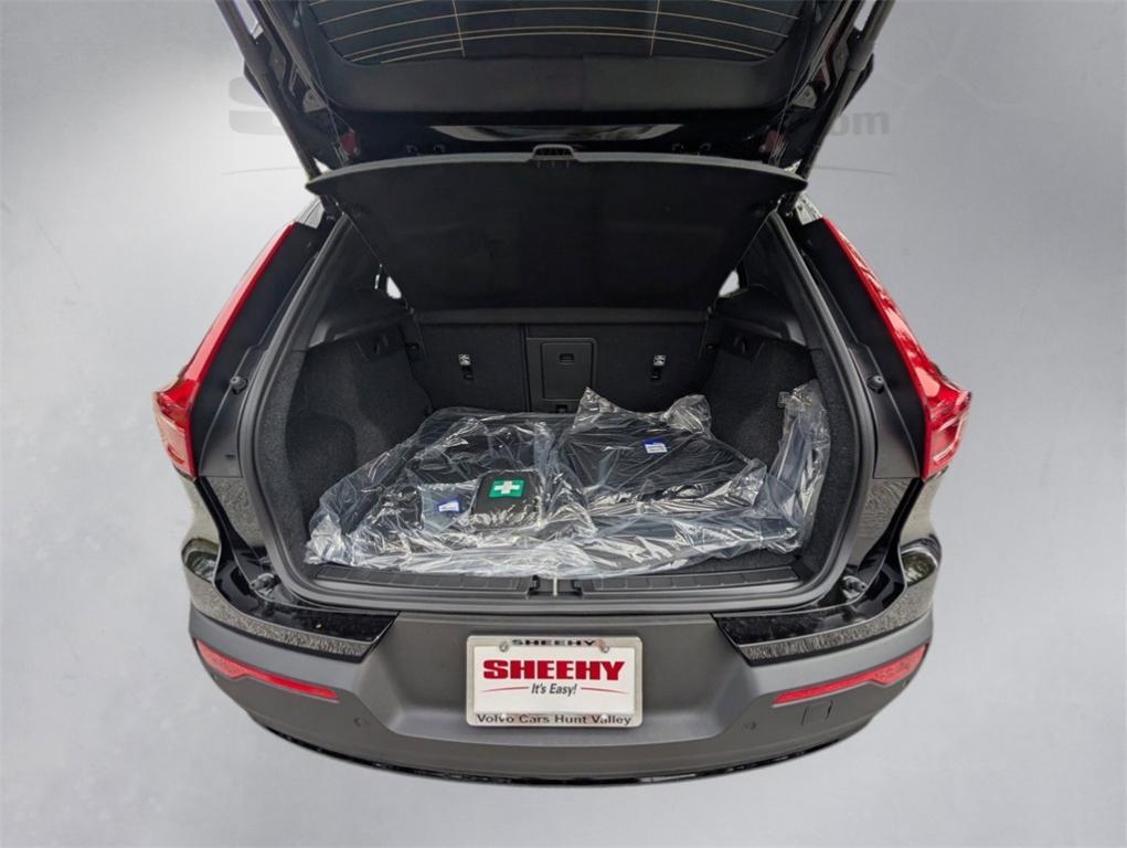 new 2026 Volvo XC40 car