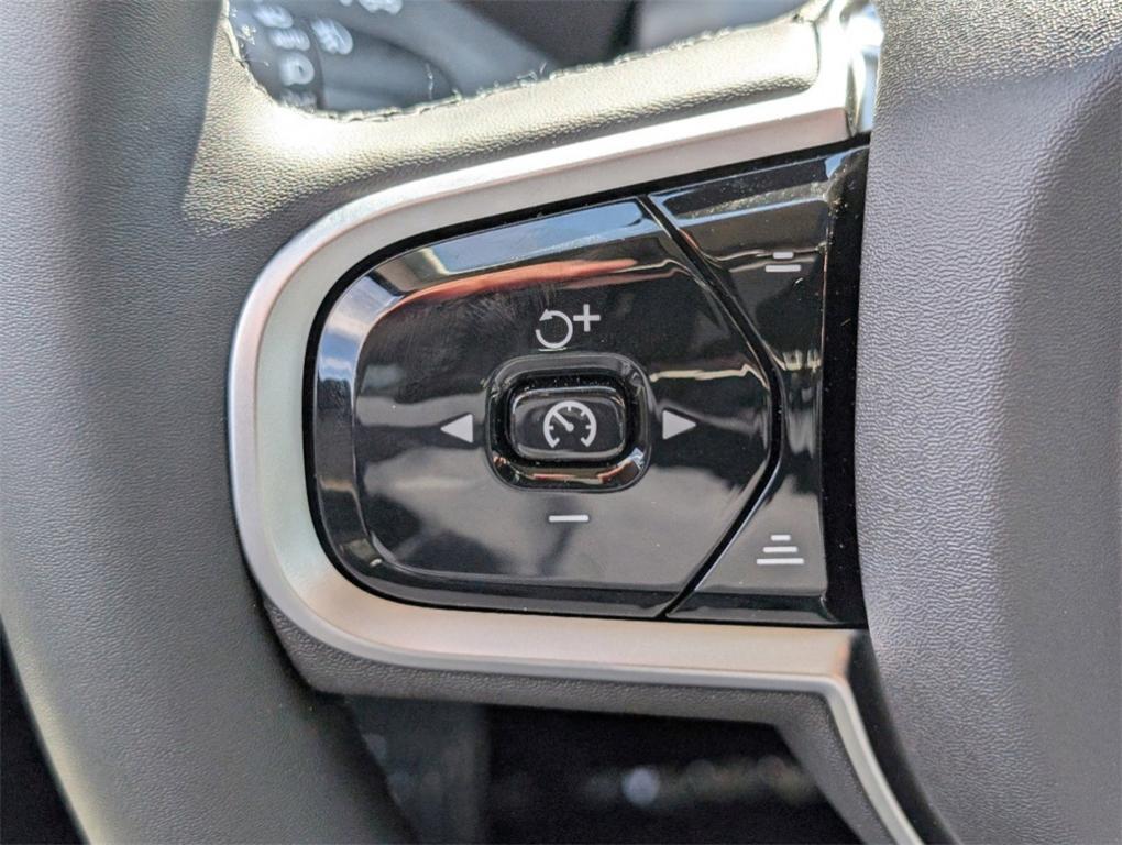 new 2025 Volvo XC90 car, priced at $58,745