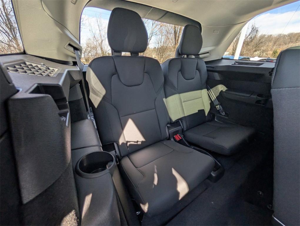 new 2025 Volvo XC90 car, priced at $58,745