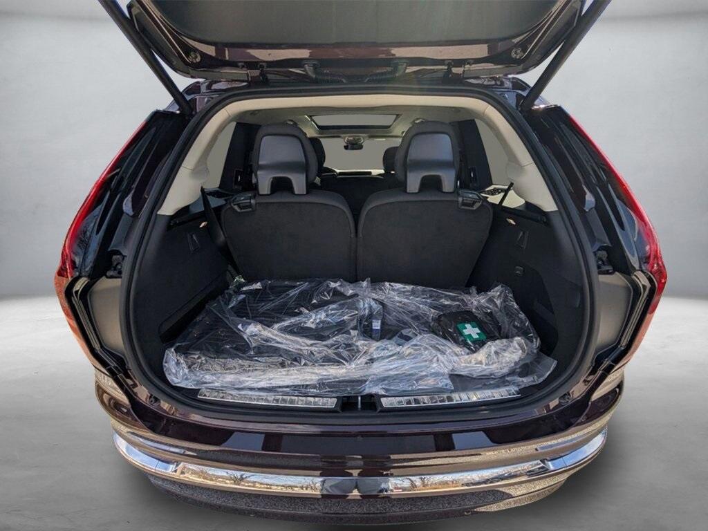 new 2025 Volvo XC90 car, priced at $58,745