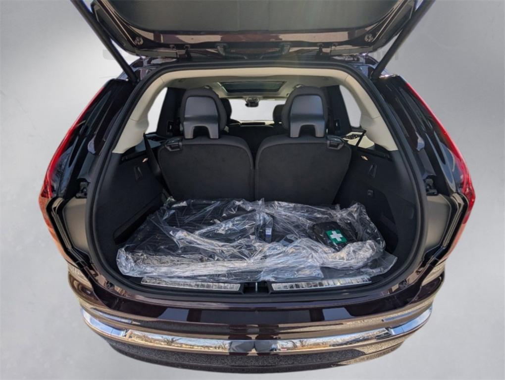 new 2025 Volvo XC90 car, priced at $54,245