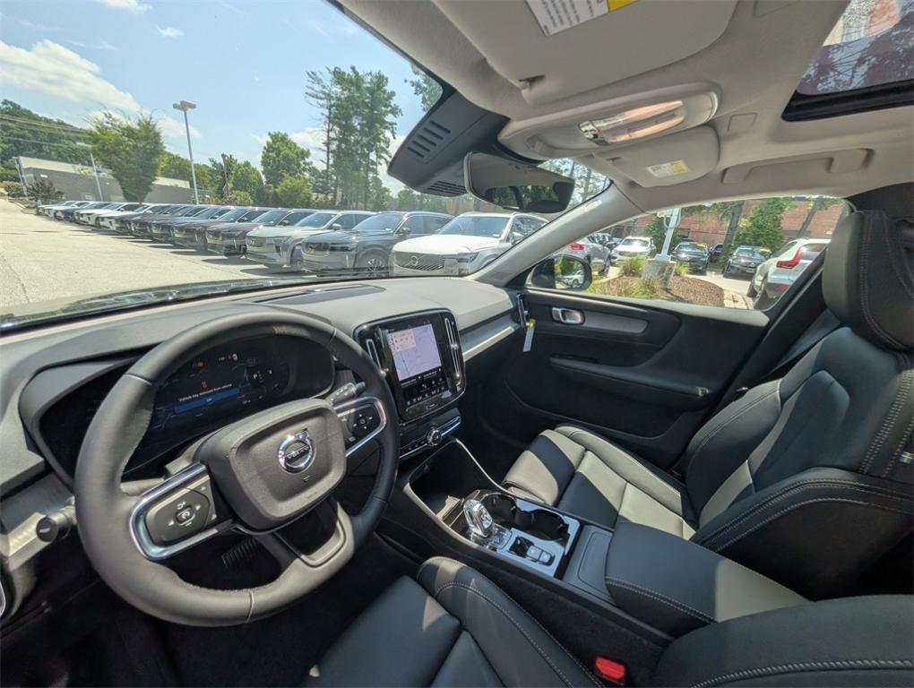 new 2026 Volvo XC40 car