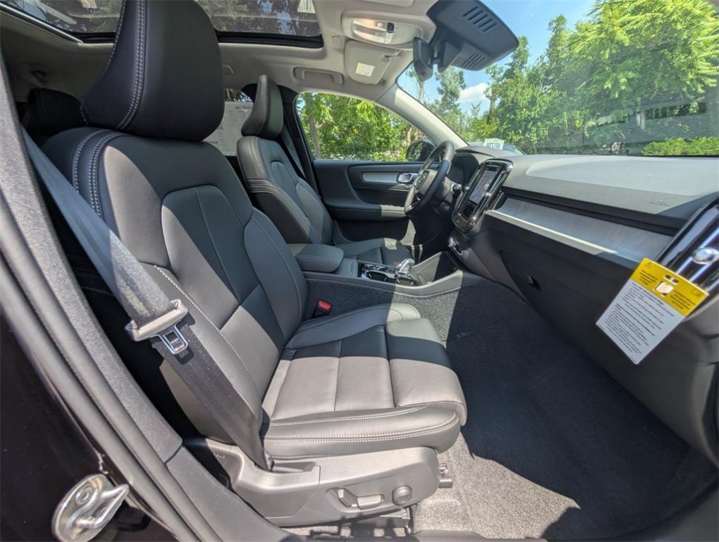 new 2026 Volvo XC40 car
