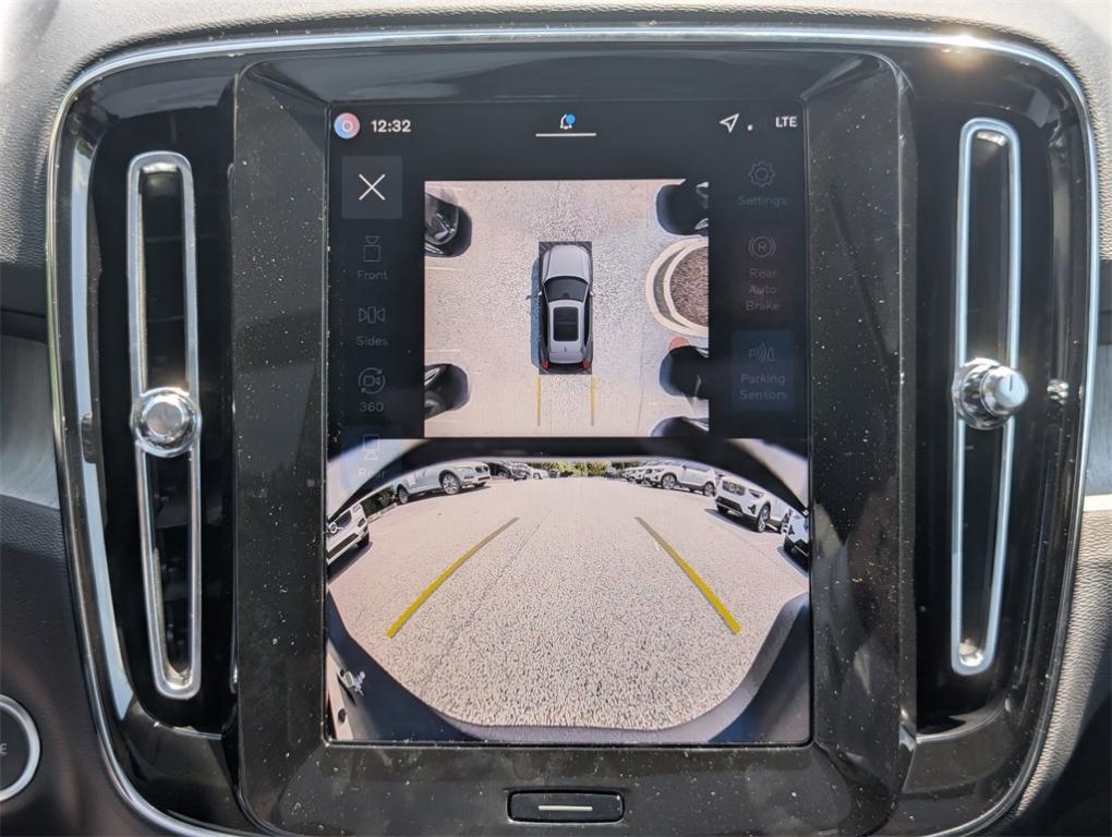 new 2026 Volvo XC40 car