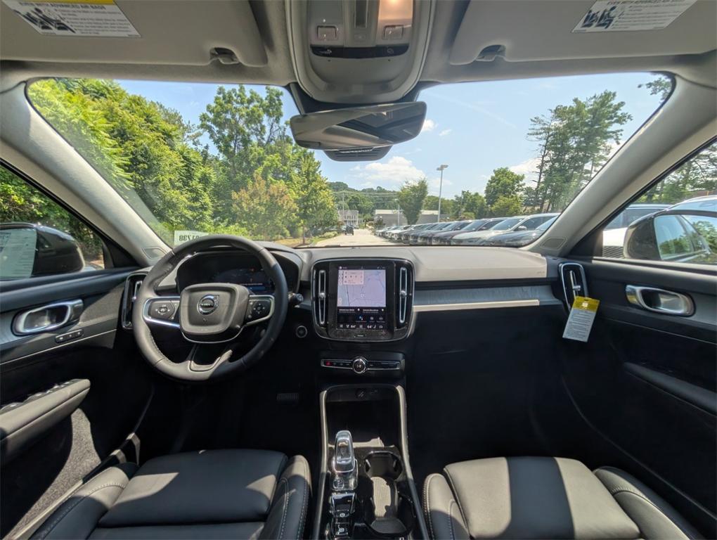 new 2026 Volvo XC40 car