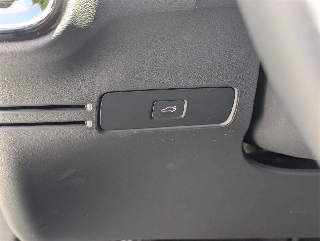 new 2026 Volvo XC40 car