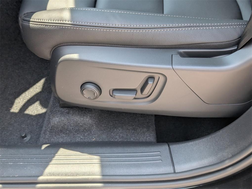 new 2026 Volvo XC40 car