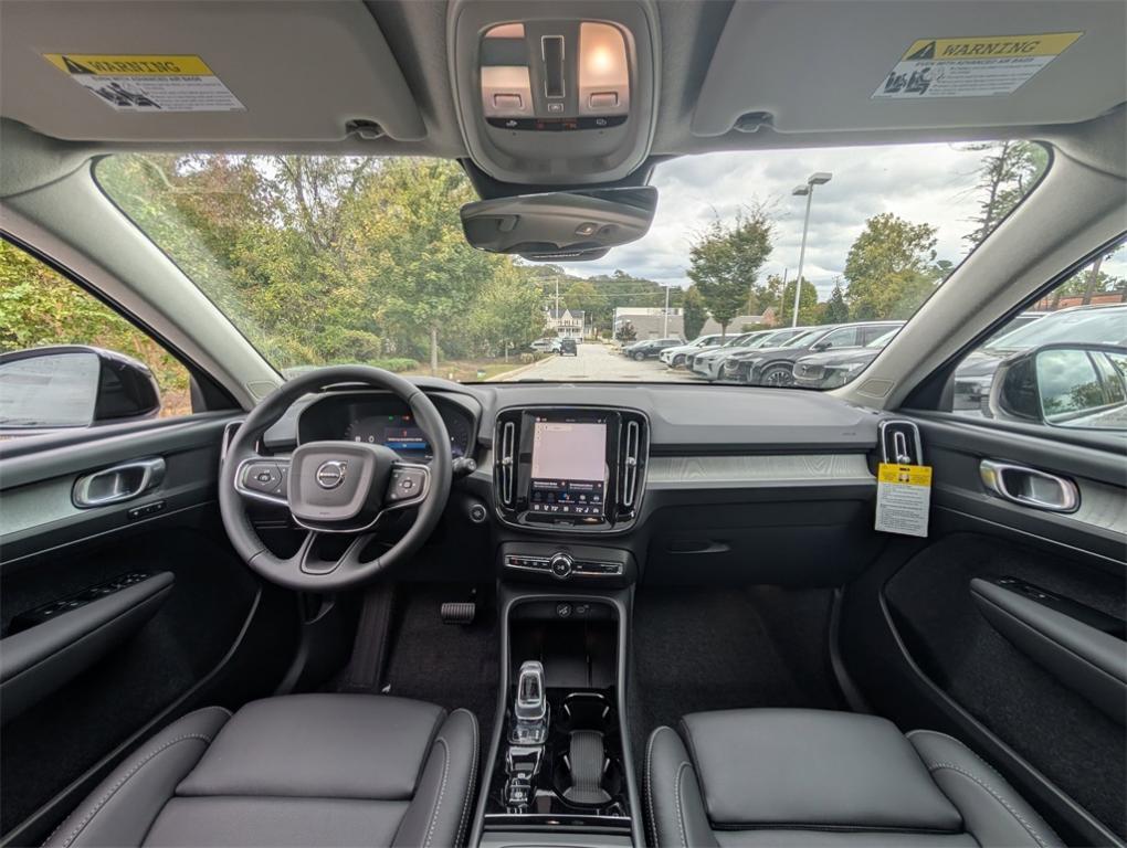 new 2026 Volvo XC40 car