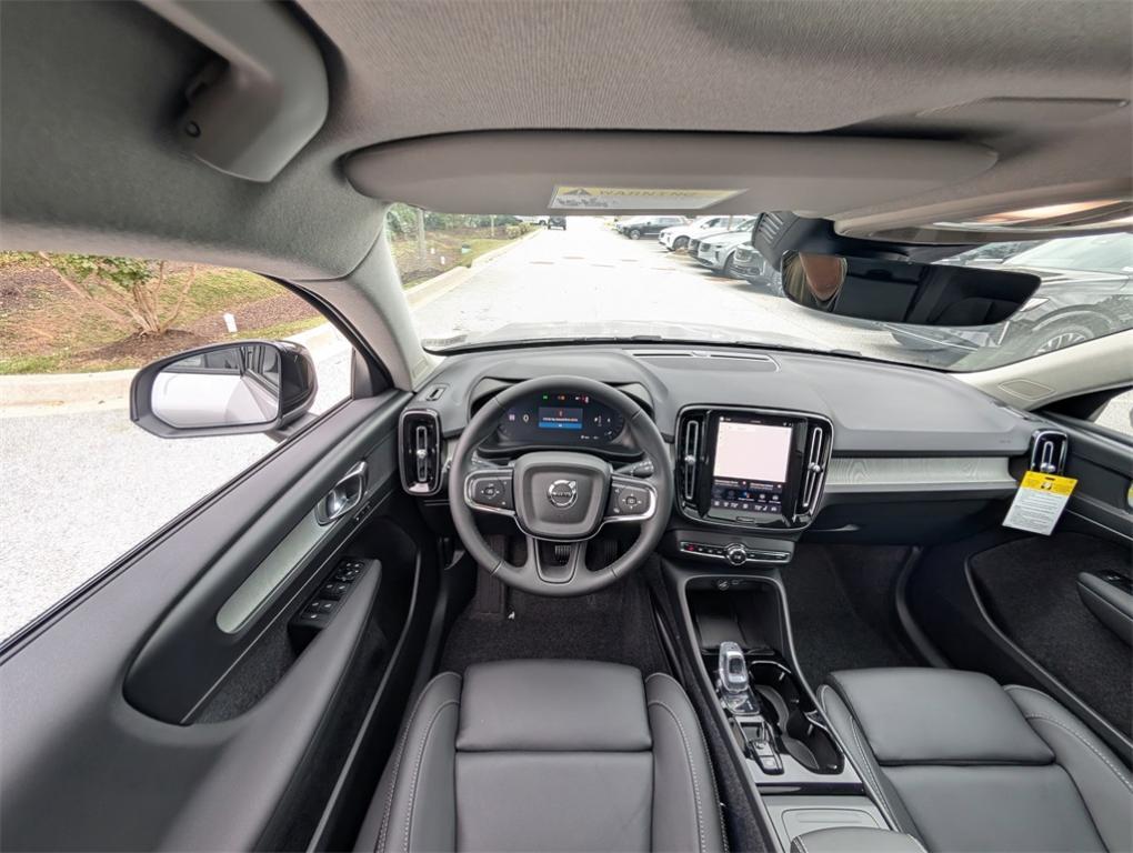 new 2026 Volvo XC40 car