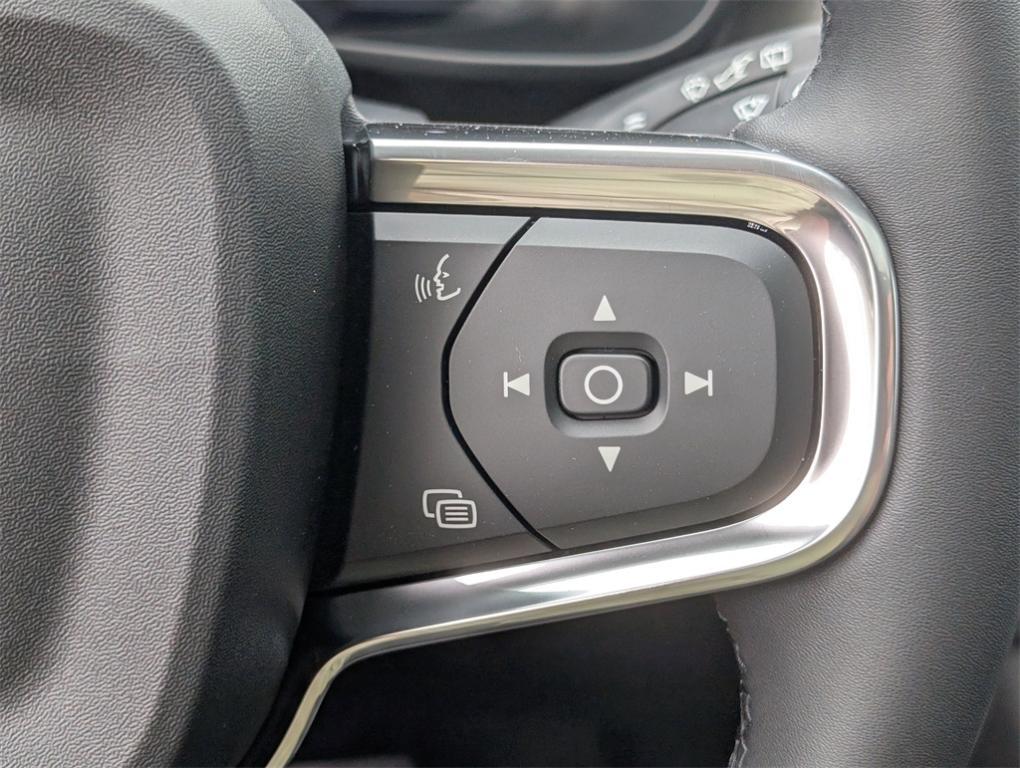 new 2026 Volvo XC40 car