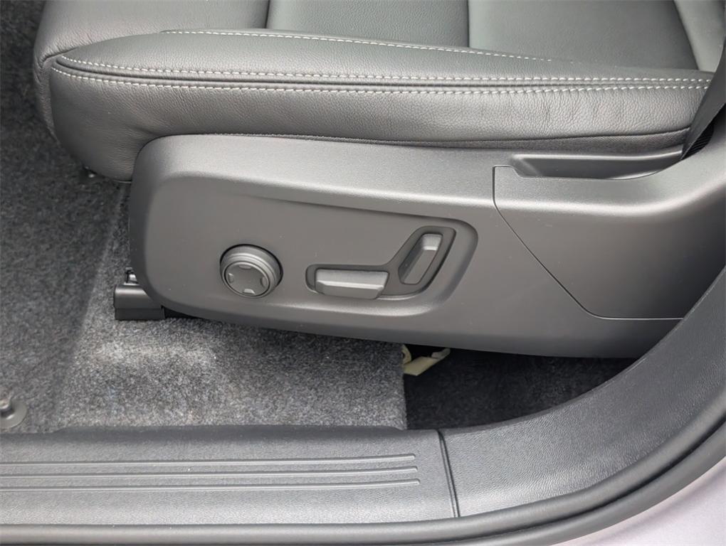 new 2026 Volvo XC40 car