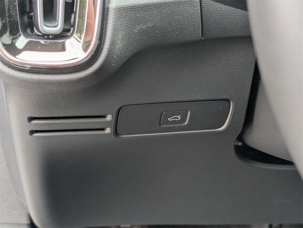 new 2026 Volvo XC40 car