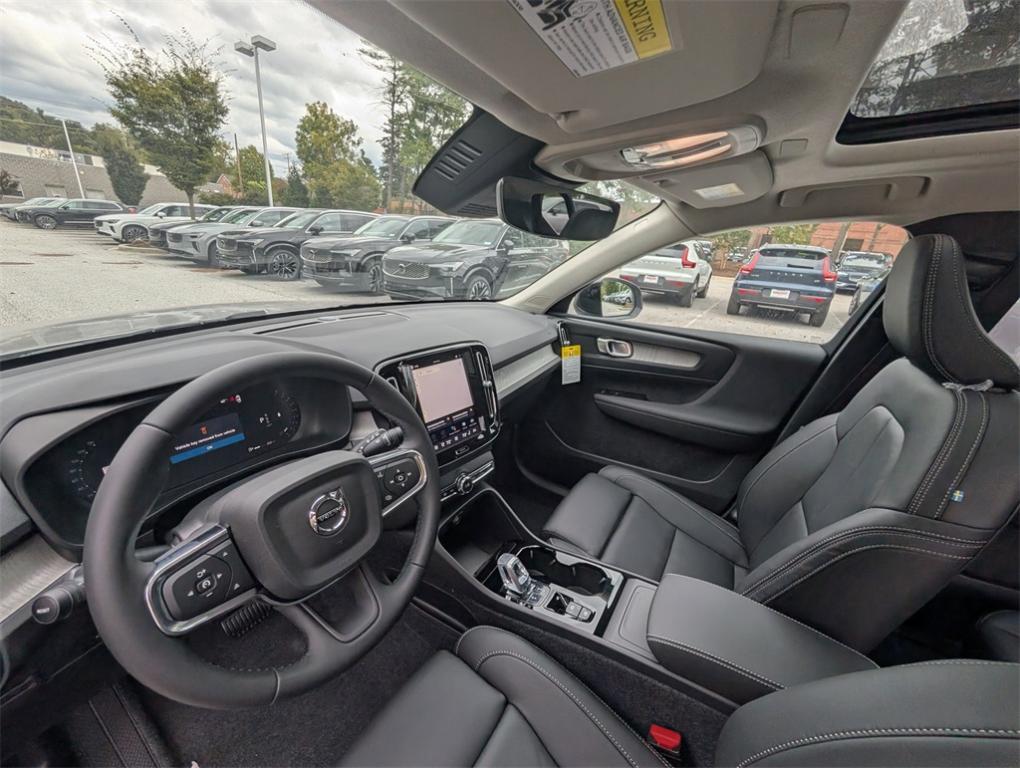 new 2026 Volvo XC40 car