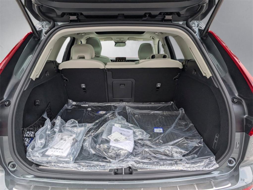 new 2026 Volvo XC60 Plug-In Hybrid car