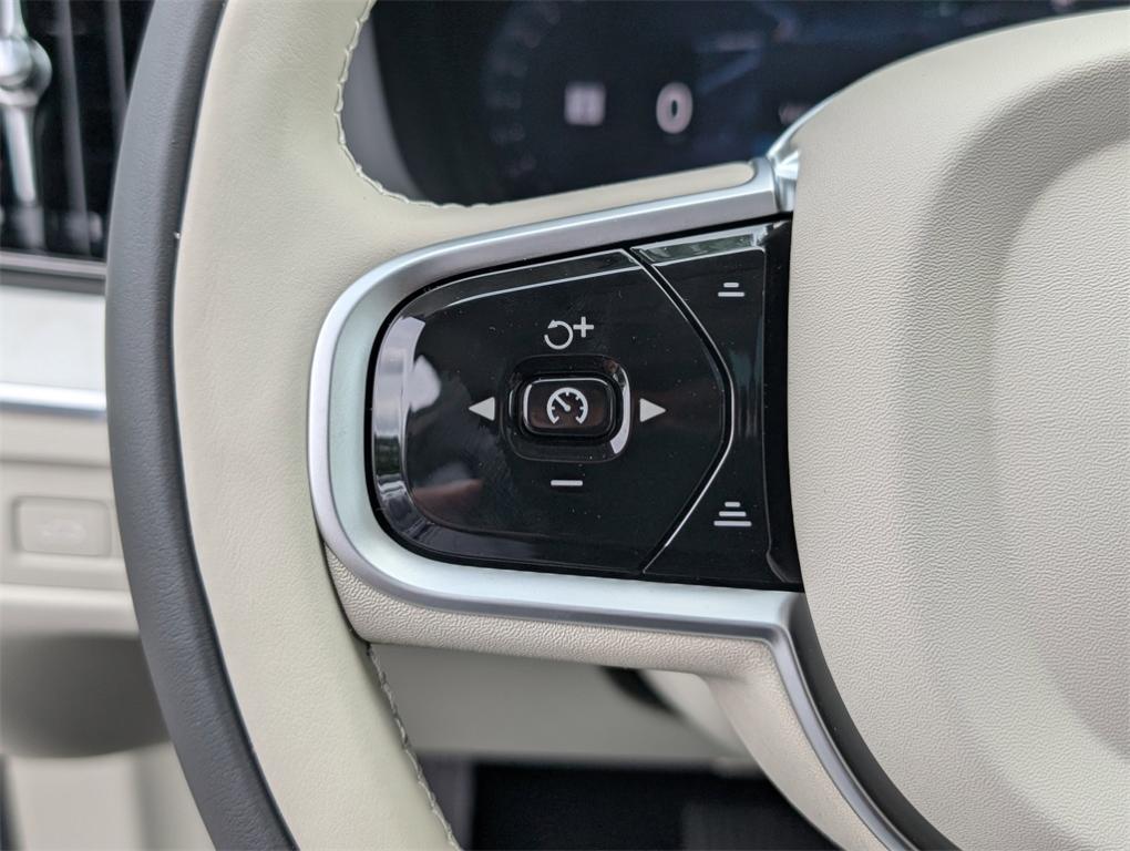 new 2026 Volvo XC60 Plug-In Hybrid car
