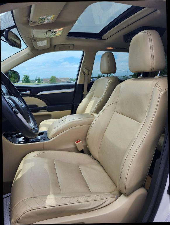used 2016 Toyota Highlander car, priced at $18,450