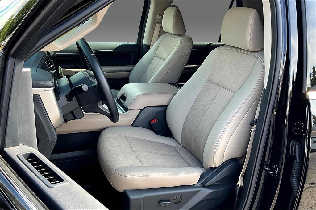 used 2024 Ford Expedition car, priced at $47,730