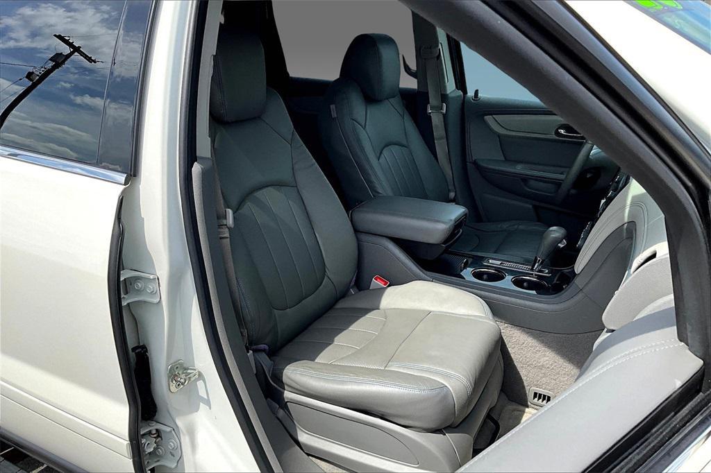 used 2015 Chevrolet Traverse car, priced at $7,894