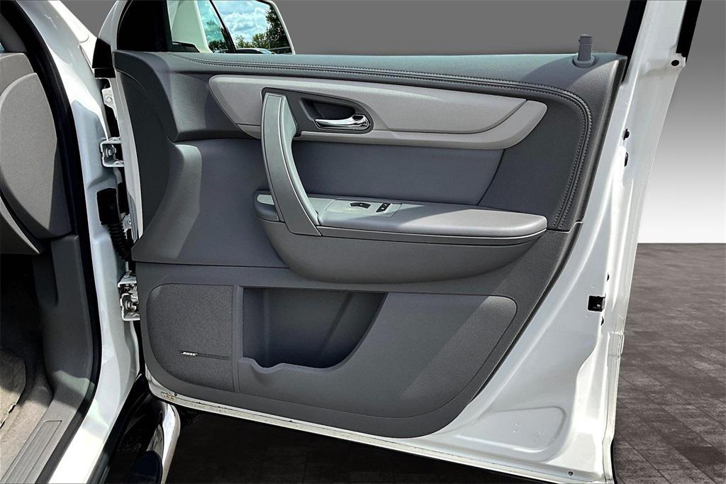 used 2015 Chevrolet Traverse car, priced at $7,894