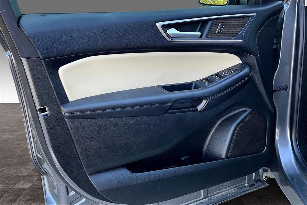 used 2022 Ford Edge car, priced at $24,333