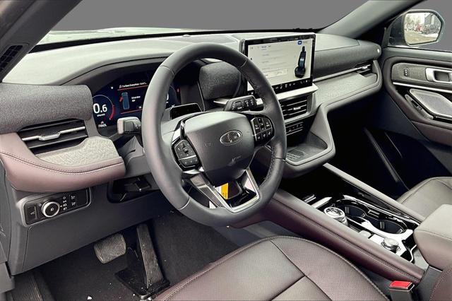 new 2025 Ford Explorer car, priced at $55,960