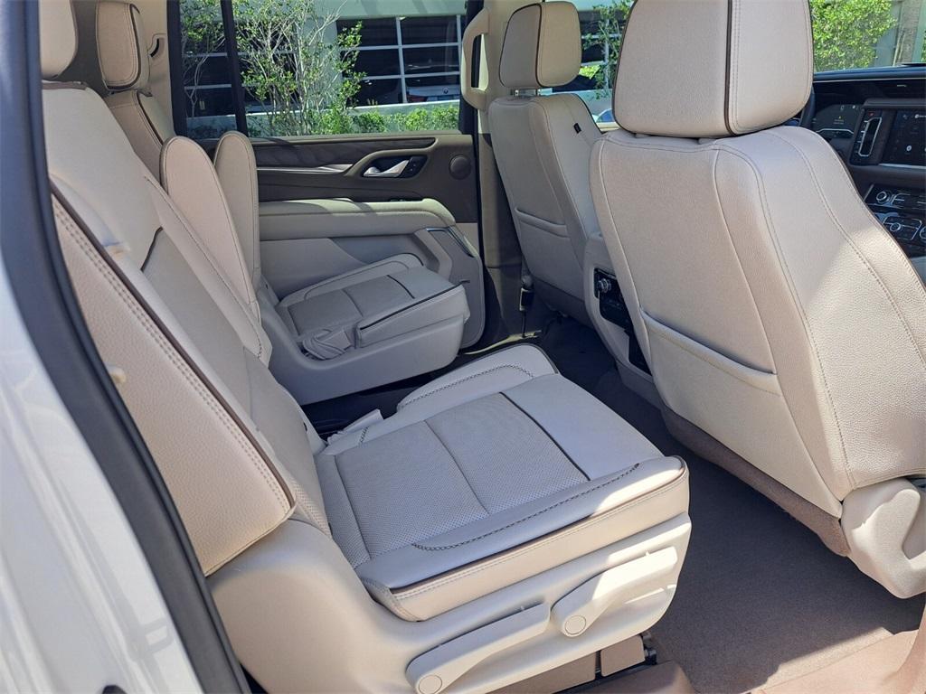 used 2022 GMC Yukon XL car, priced at $60,999