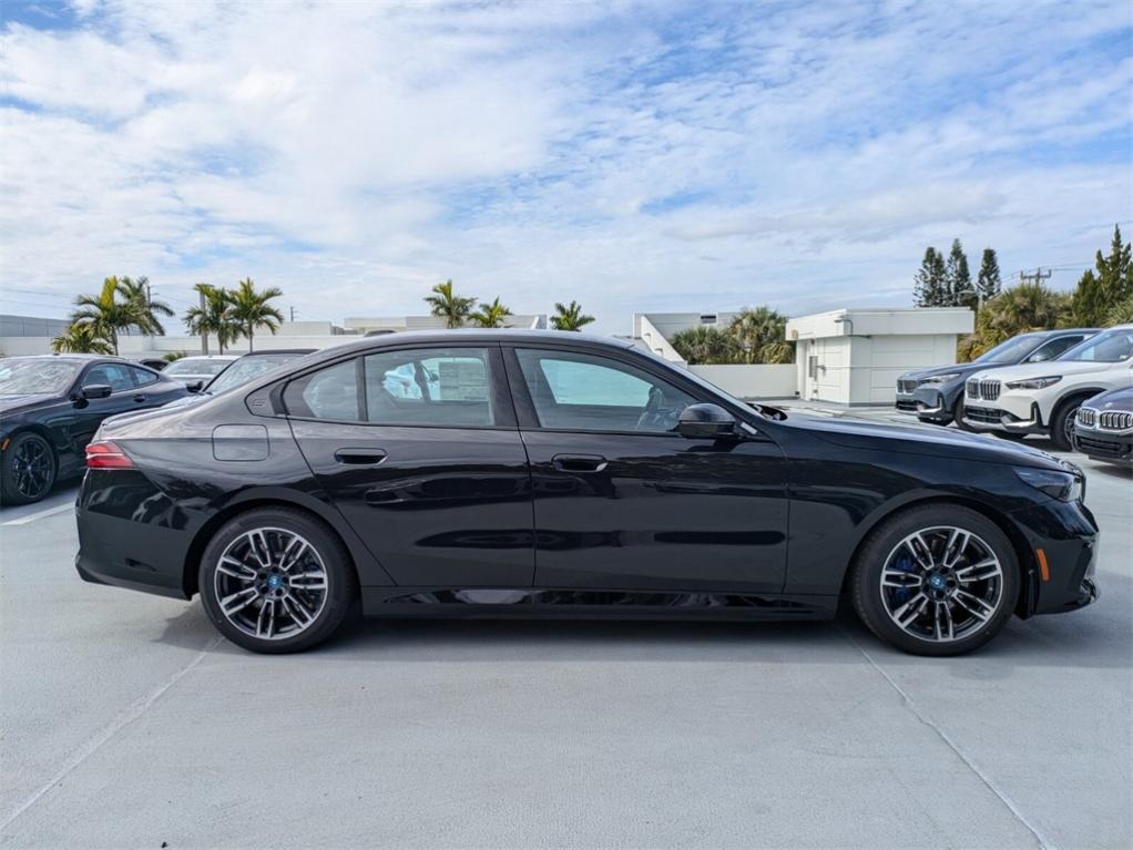 new 2025 BMW 550e car