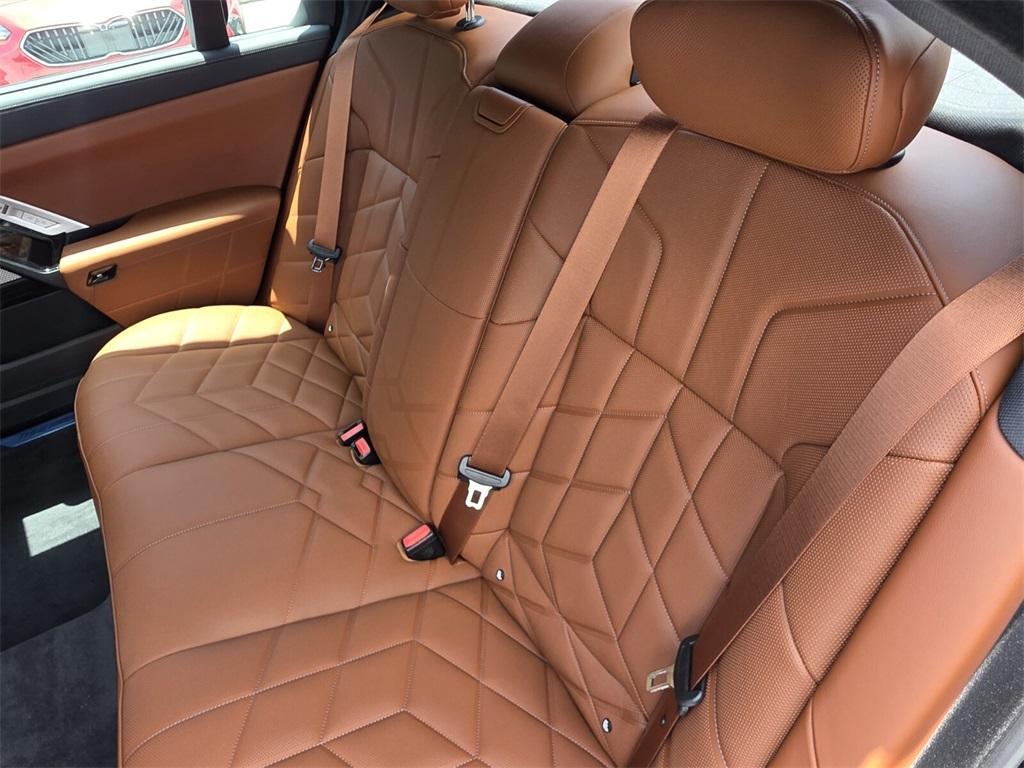 new 2025 BMW 760 car, priced at $129,735