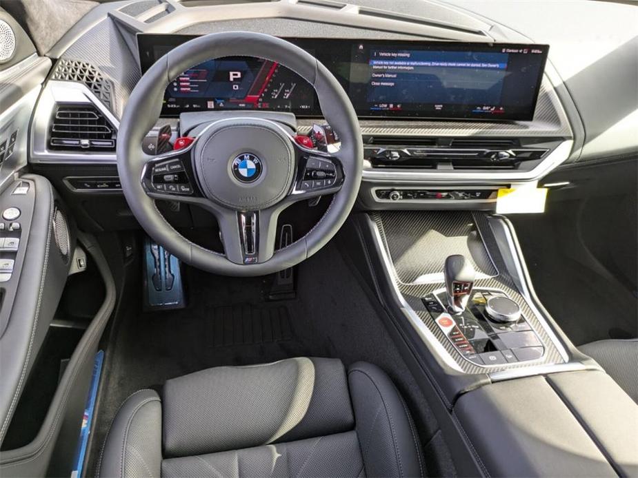 new 2024 BMW XM car