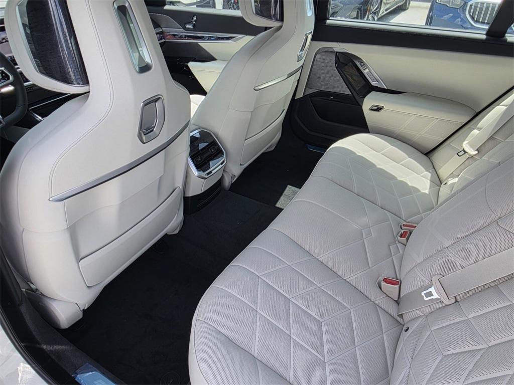 new 2025 BMW 760 car, priced at $129,735