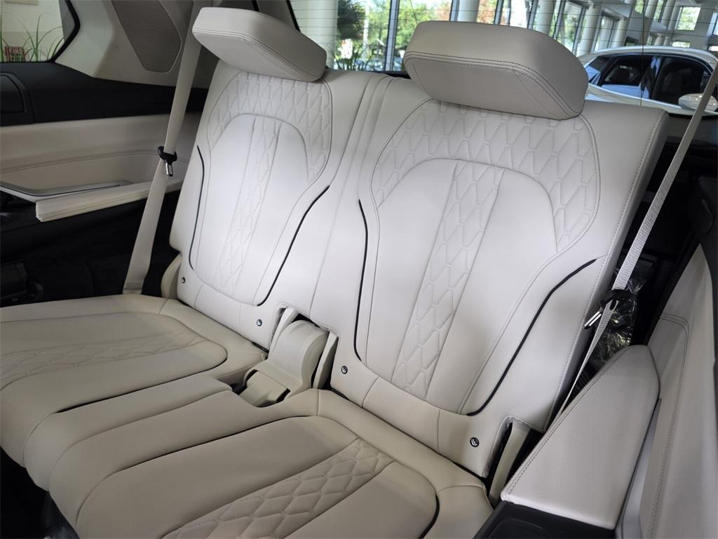 new 2026 BMW X7 car