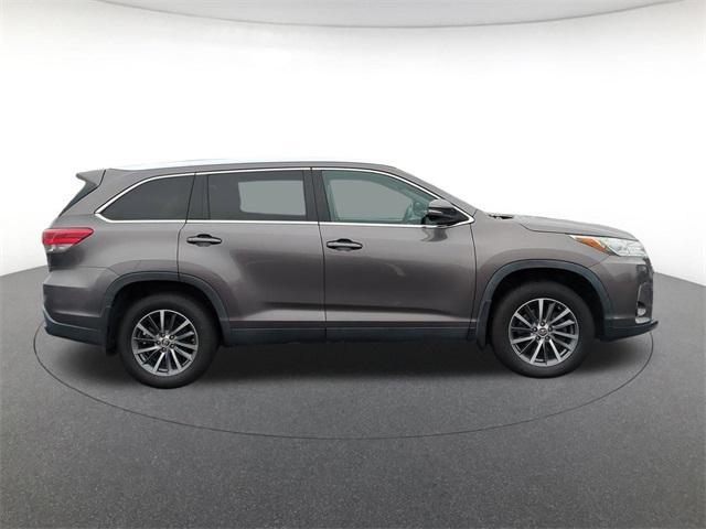 used 2019 Toyota Highlander car, priced at $21,659