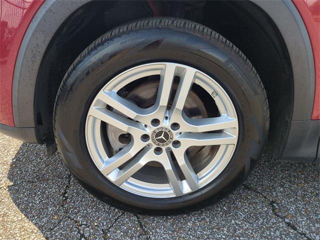 used 2020 Mercedes-Benz GLB 250 car, priced at $27,252