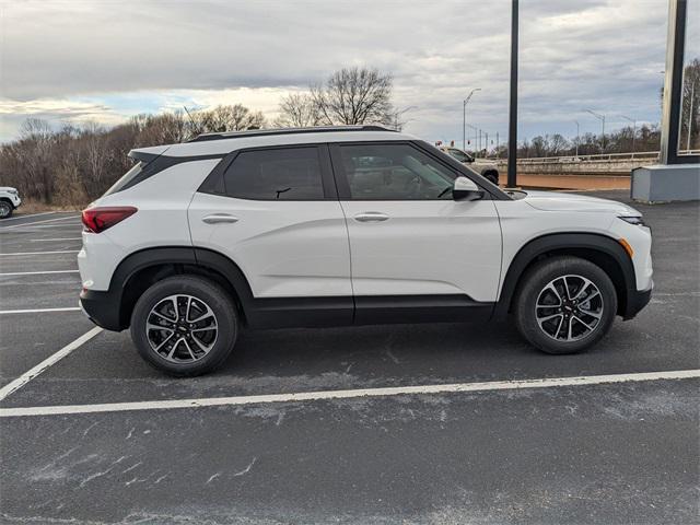 new 2025 Chevrolet TrailBlazer car, priced at $27,860