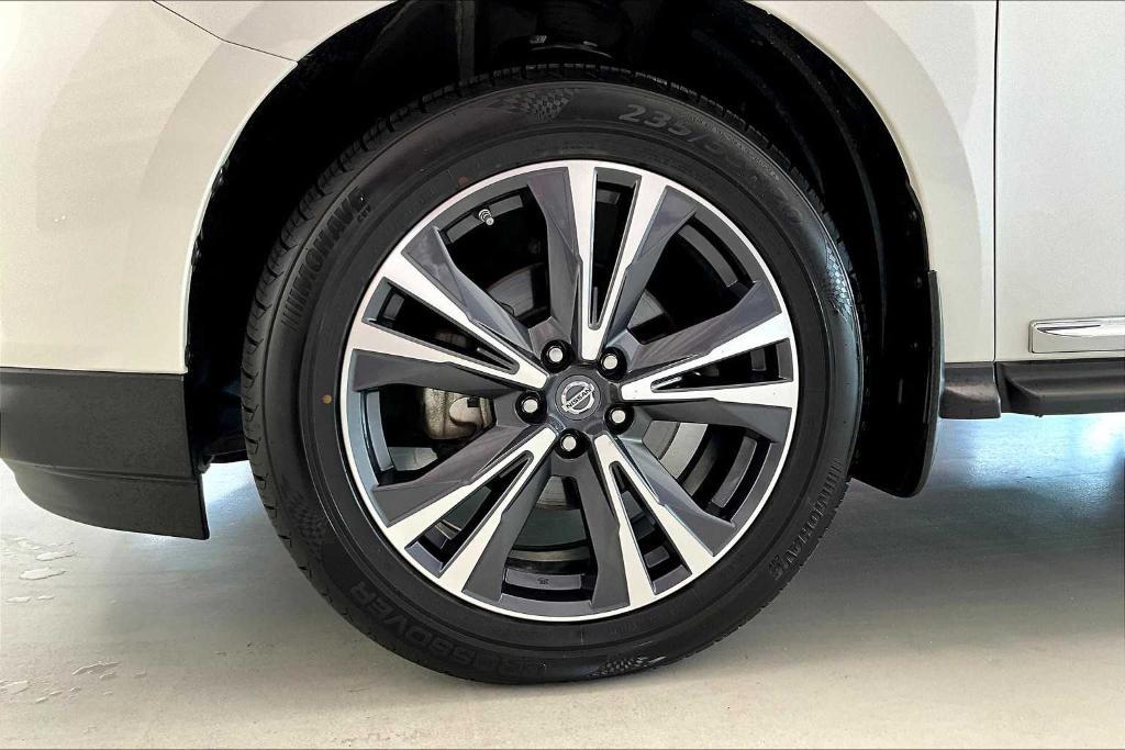 used 2018 Nissan Pathfinder car, priced at $19,995