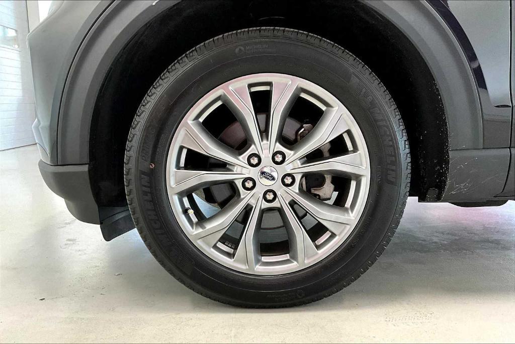used 2022 Ford Explorer car, priced at $33,980