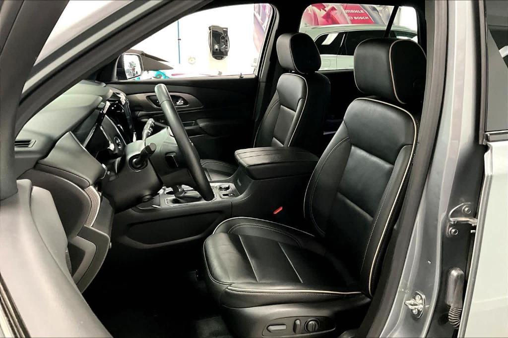 used 2023 Chevrolet Traverse car, priced at $38,957