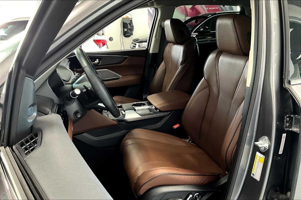 used 2023 Acura MDX car, priced at $45,987