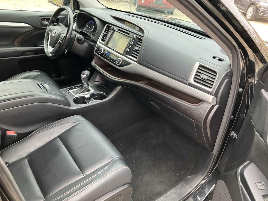 used 2018 Toyota Highlander car, priced at $20,990