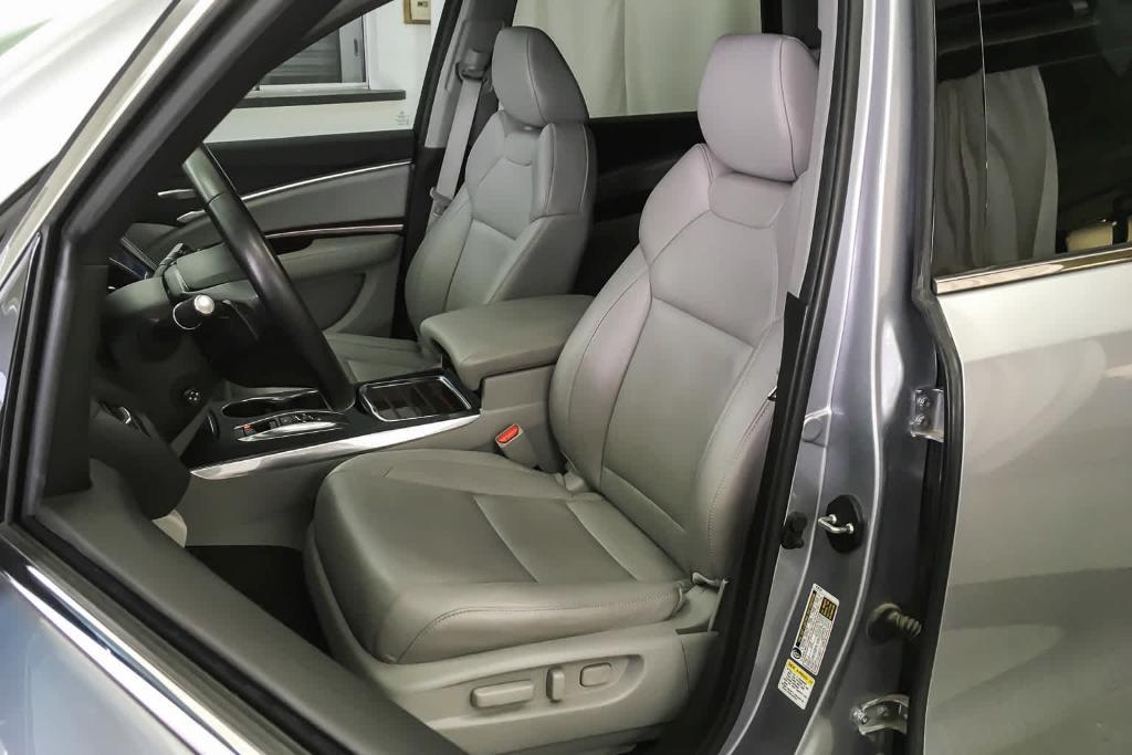 used 2016 Acura MDX car, priced at $19,674