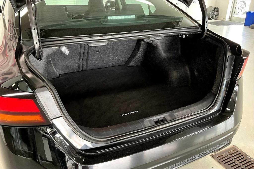 used 2023 Nissan Altima car, priced at $22,051