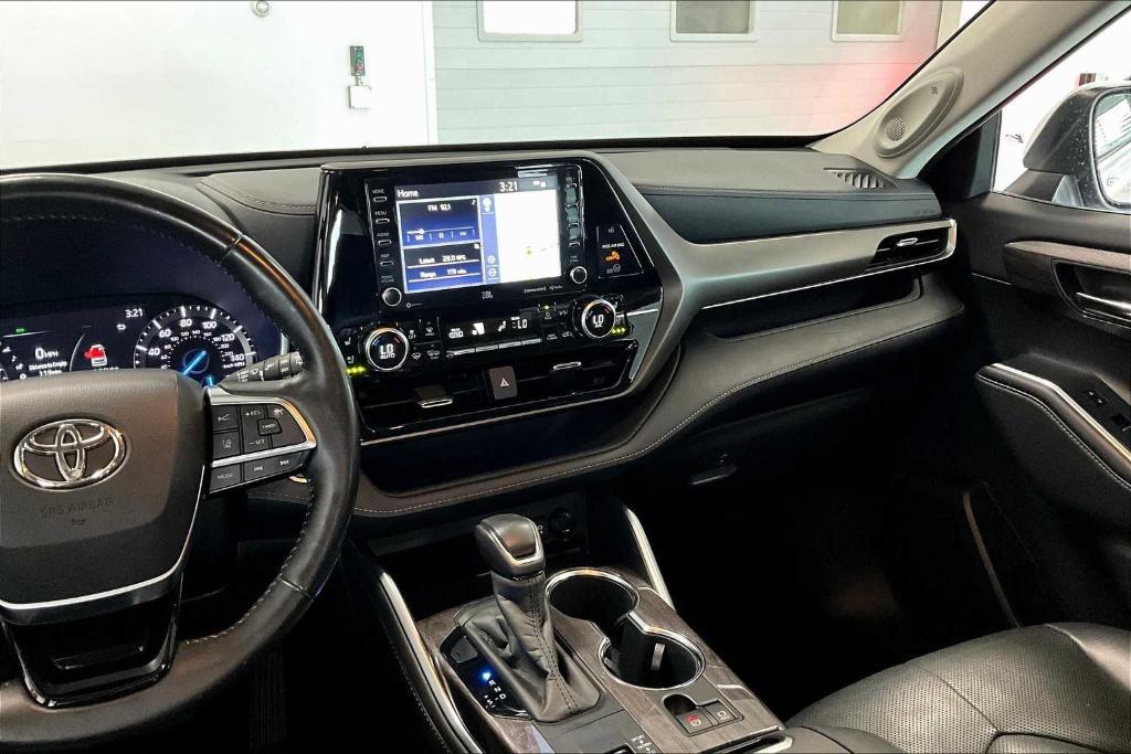 used 2020 Toyota Highlander Hybrid car, priced at $35,490