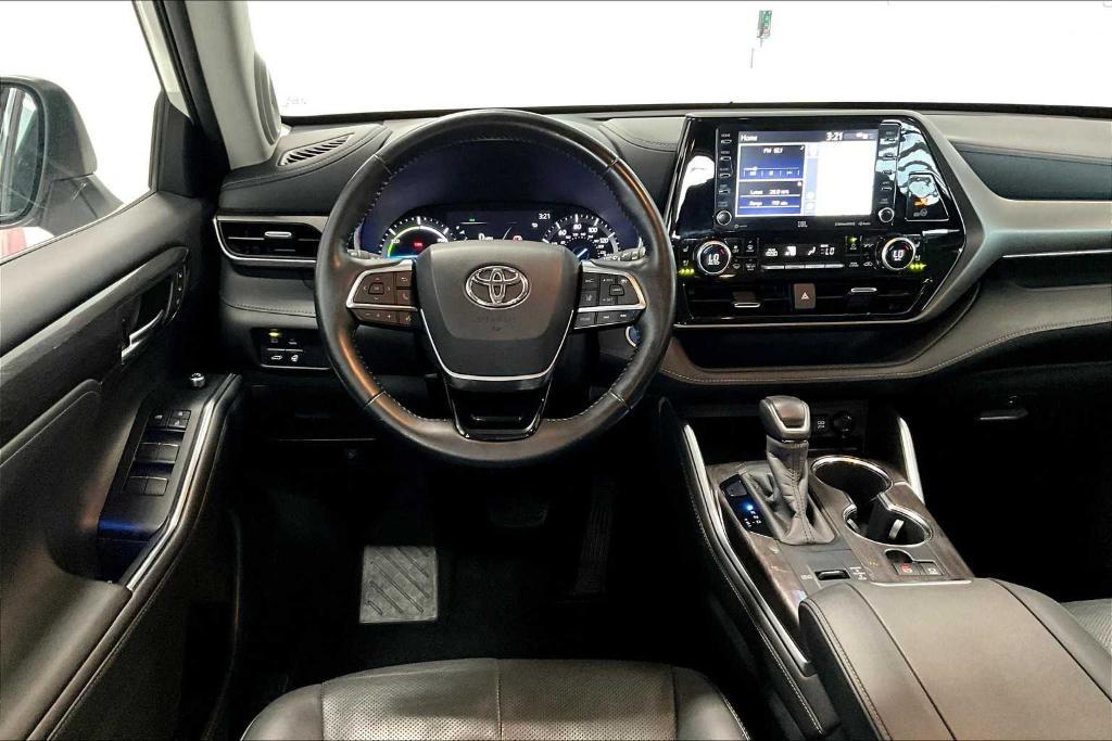 used 2020 Toyota Highlander Hybrid car, priced at $35,490