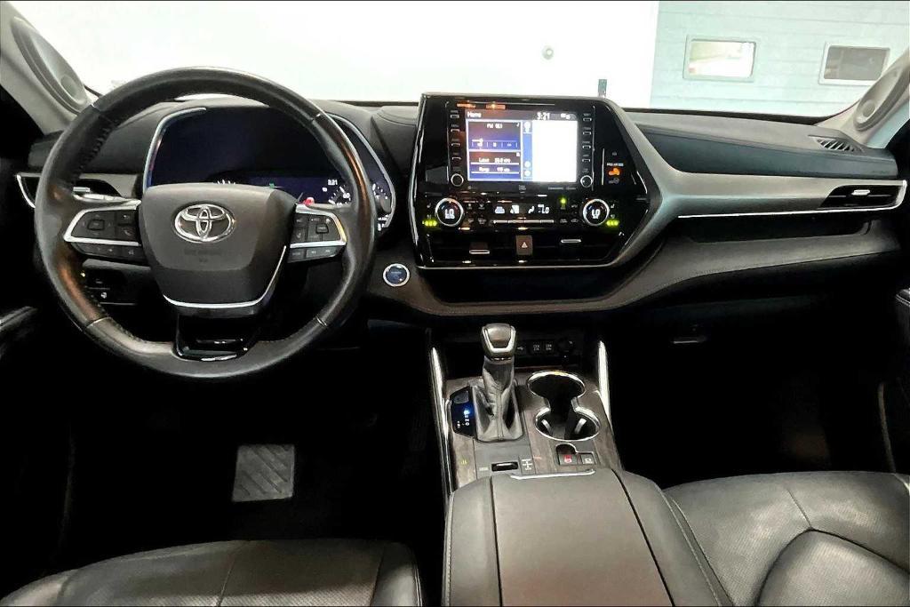 used 2020 Toyota Highlander Hybrid car, priced at $35,490