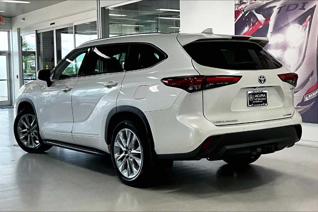 used 2020 Toyota Highlander Hybrid car, priced at $35,490